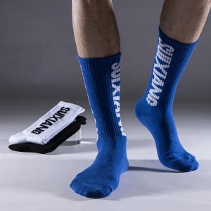 Wholesale Fashion Trending Socks With Letters Men Unisex Street Wear Sports Cotton Crew Socks
